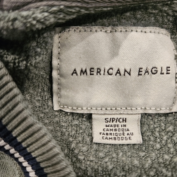 American Eagle Cropped Sweater - Picture 3 of 6